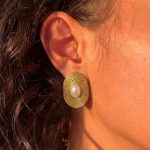 Gold earrings & pearls